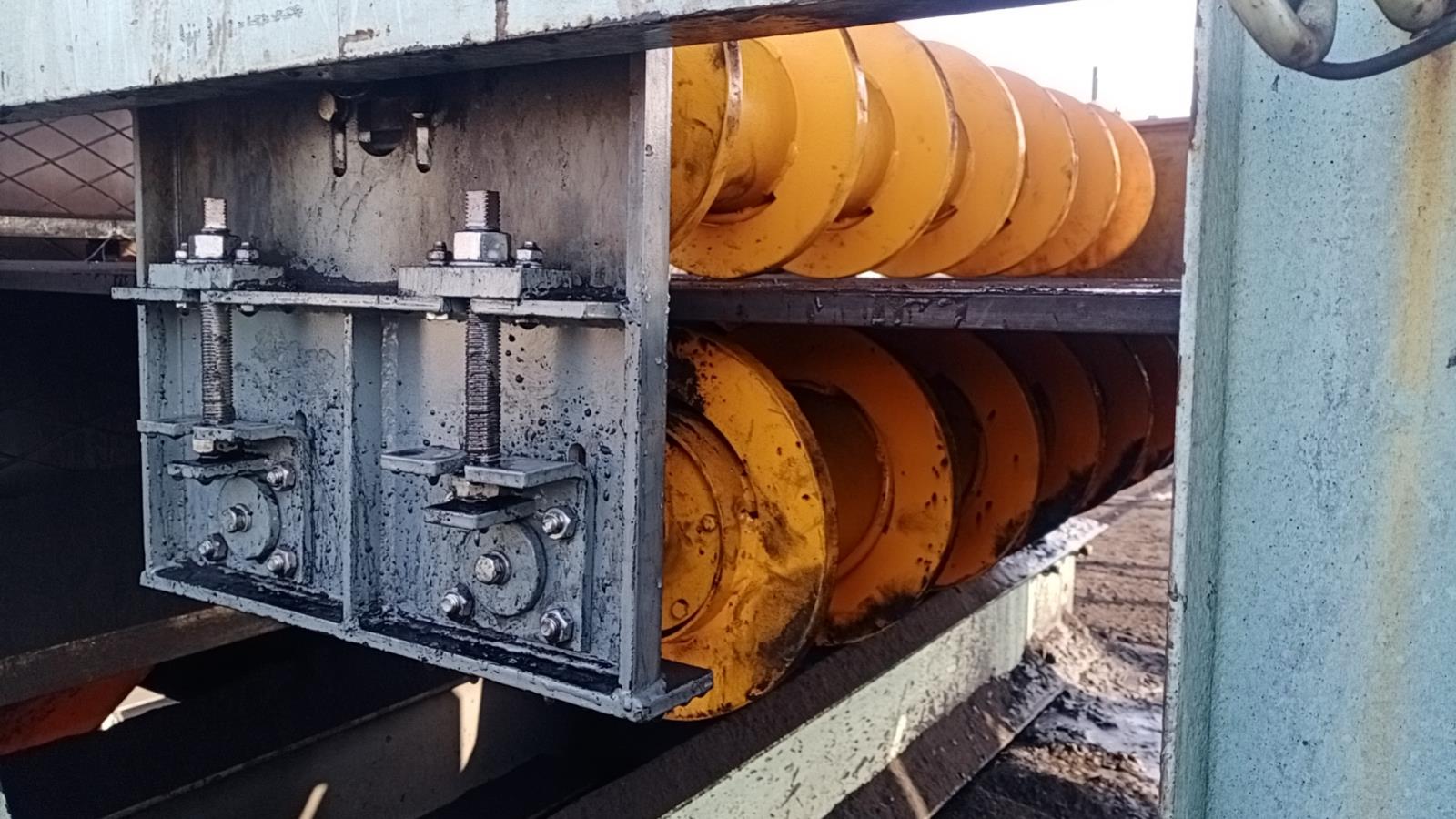 輸送帶除冰器 破攆裝置